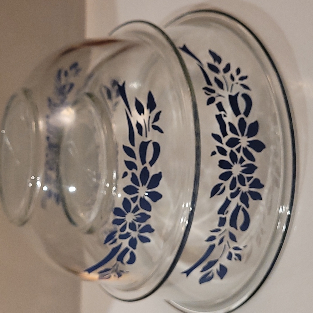 Vintage Pyrex mixing bowl 323.325  blue flowers and Ribbon